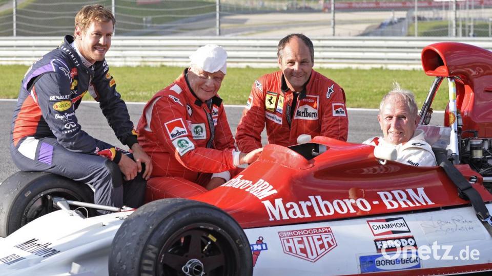 Formel-1-Fahrer Sebastian Vettel (l-r), Niki Lauda, Gerhard Berger und Helmut Marko während eines Fototermins am Rande des Formel-1-Grand Prix. Bild: Hans Klaus Techt/APA/dpa