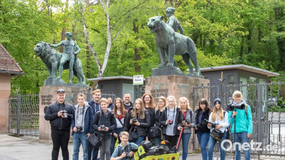 Viel gelernt haben die Schülerinnen und Schüler der Foto-AG bei ihrem Ausflug in den Nürnberger Tiergarten. Bild: jzk