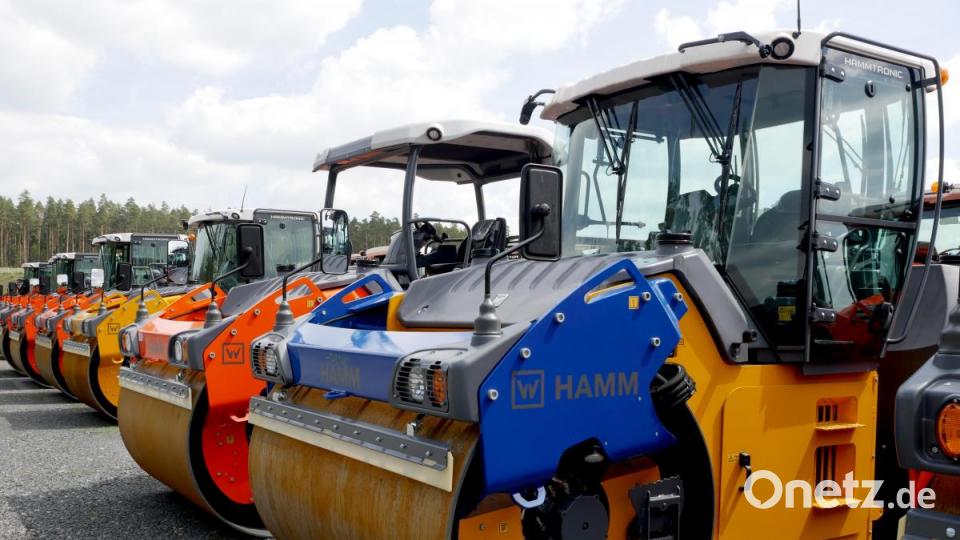 Impressionen von den Einbautagen bei der Hamm AG in Tirschenreuth Bild: tr