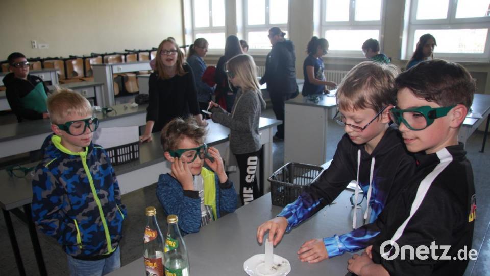 Geöffnet hatte auch der Physiksaal der Mittelschule. Bild: wro