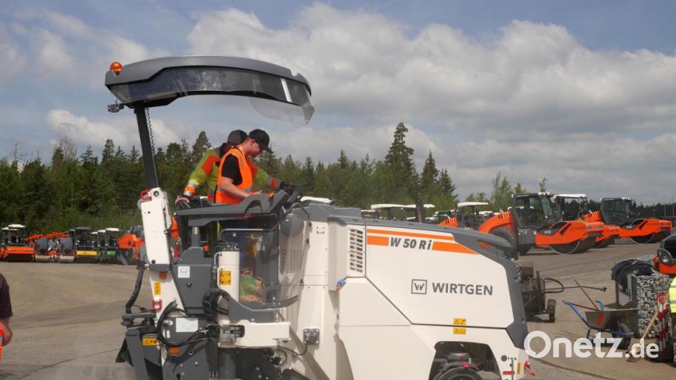 Impressionen von den Einbautagen bei der Hamm AG in Tirschenreuth Bild: tr