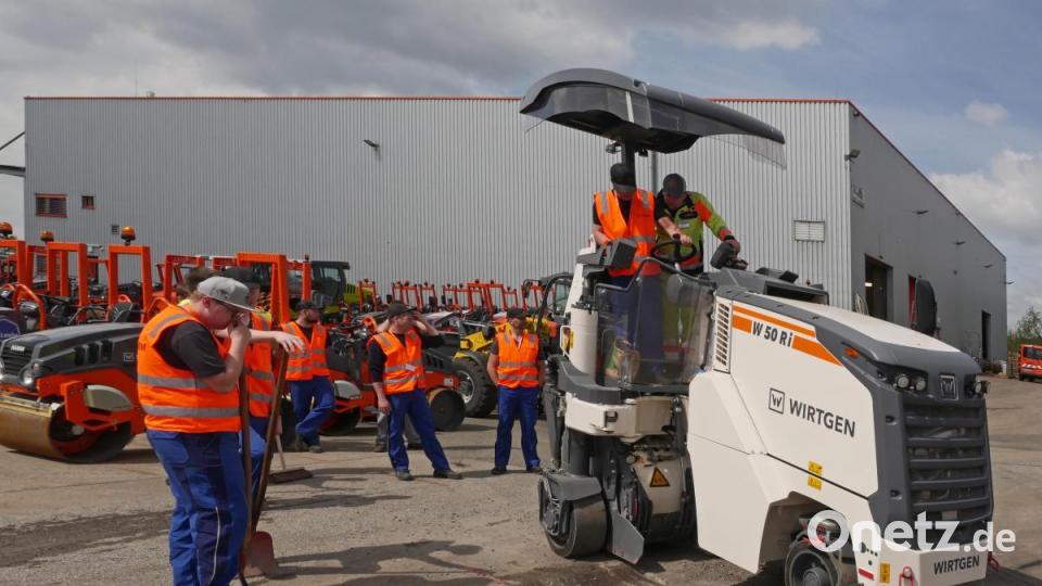 Impressionen von den Einbautagen bei der Hamm AG in Tirschenreuth Bild: tr