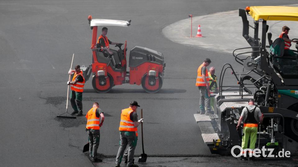 Impressionen von den Einbautagen bei der Hamm AG in Tirschenreuth Bild: tr