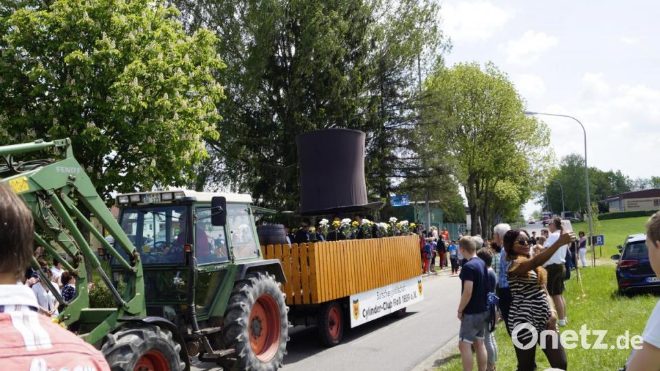 So war der Festzug in Püchersreuth. Bild: arw