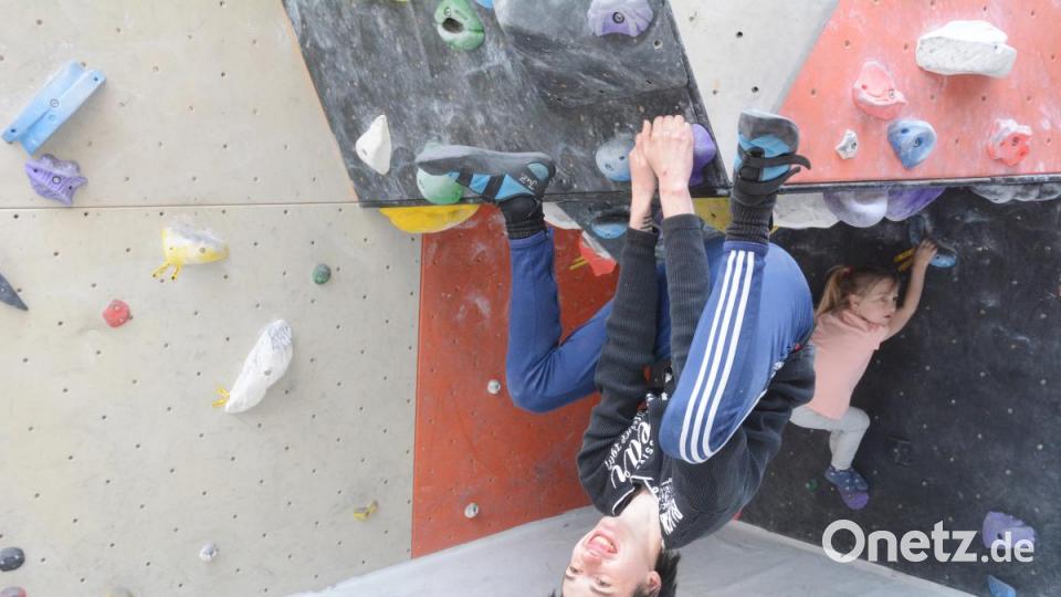 Manche Jugendliche kommen bereits seit fast zwei Jahren in die Boulderhalle des &quot;Bouldervereins Glashaus e.V.&quot;. Bild: Gabi Schönberger