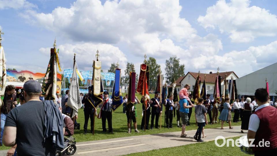 So war der Festzug in Püchersreuth. Bild: arw