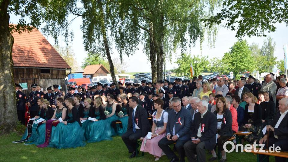 Viele Gottesdienstbesucher feierten mit der Jubelwehr einen beeindruckenden Gottedienst. Bild: bnr