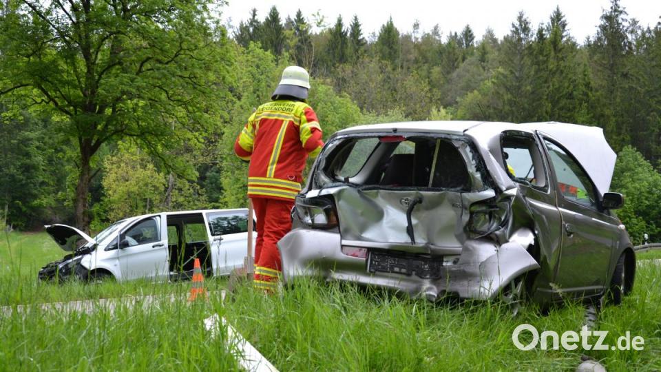 Zwei mittelschwer Verletzte sind nach einem Unfall bei Högen zu beklagen. Bild: upl