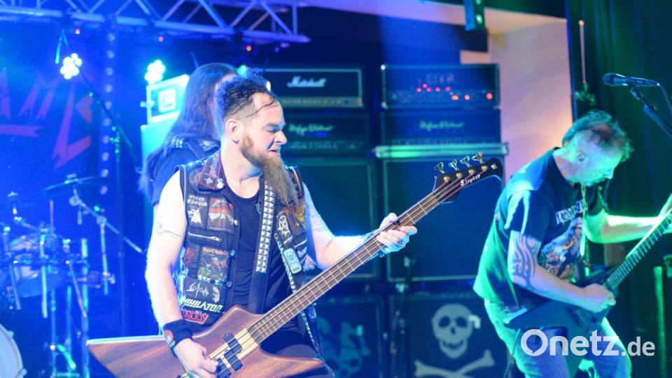 Naughty Dogs live auf der Bühne. Bild: brü