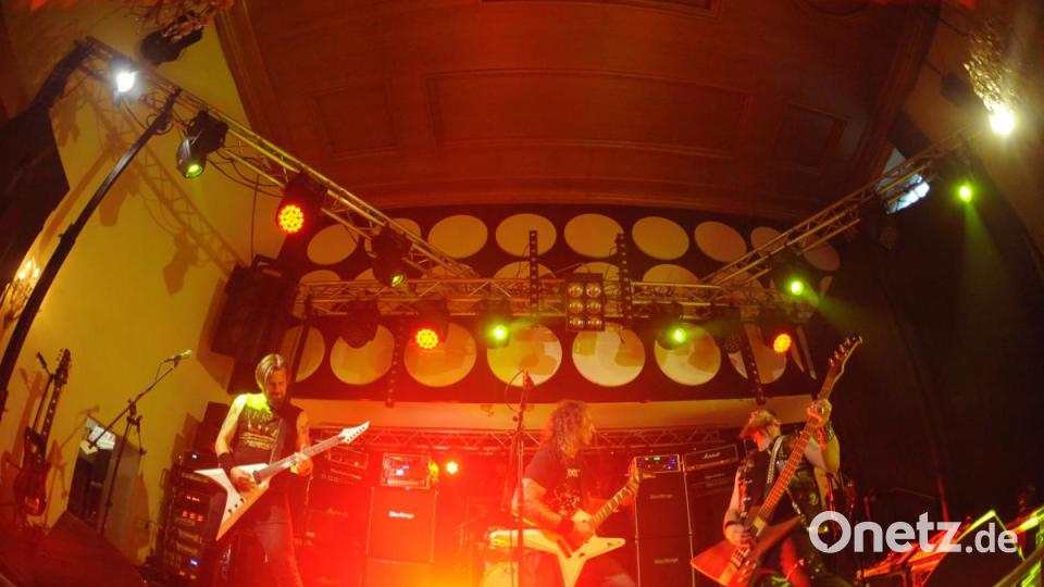 Teeth Of Lamb eröffneten das Konzert. Bild: brü