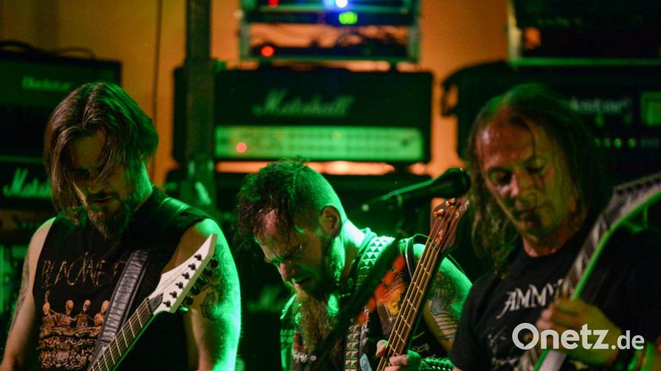 Teeth Of Lamb eröffneten das Konzert. Bild: brü