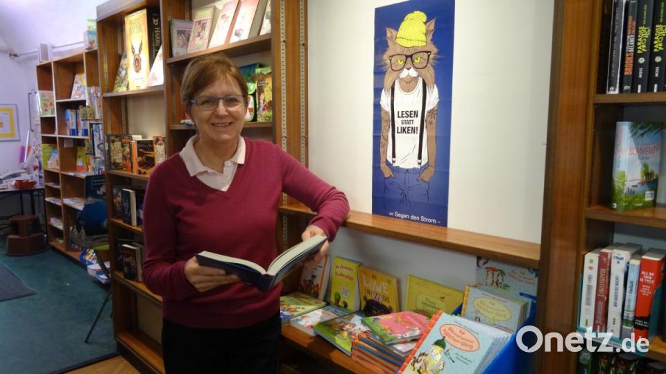 Buchhändlerin Hannelore Dorner möchte die Freude an Büchern und am Lesen fördern. Bild: hka
