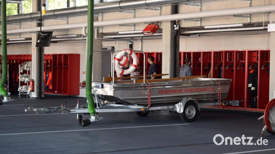 Nicht nur die Einsatzkleidung, auch die Feuerwehrfahrzeuge und Gerätschaften müssen umgesiedelt werden. Bild: szl