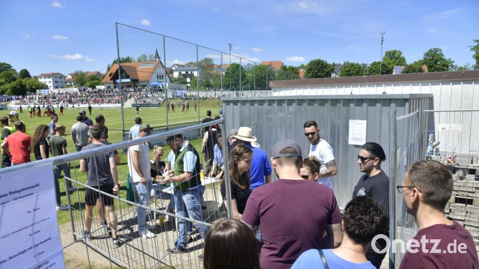 Regionalliga Relegation: Gebenbach gegen Rosenheim Bild: zg
