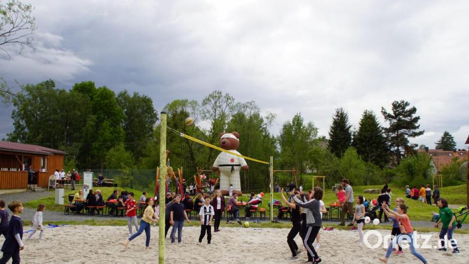 Spaß und Spiel war auch am Volleyballfeld garantiert. Bild: mmj