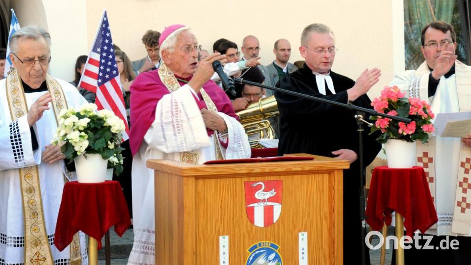 Die Geistlichkeit bei der liturgischen Feier. Bild: Stephan Huber