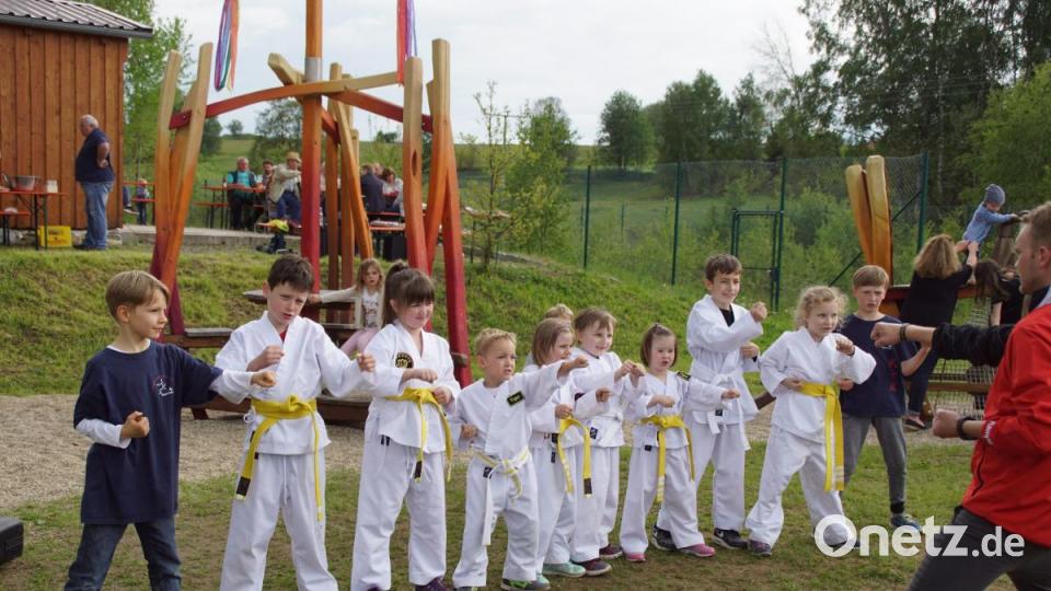 Selbstverteidigung demonstrierte der Karatekas-Nachwuchs. Bild: mmj