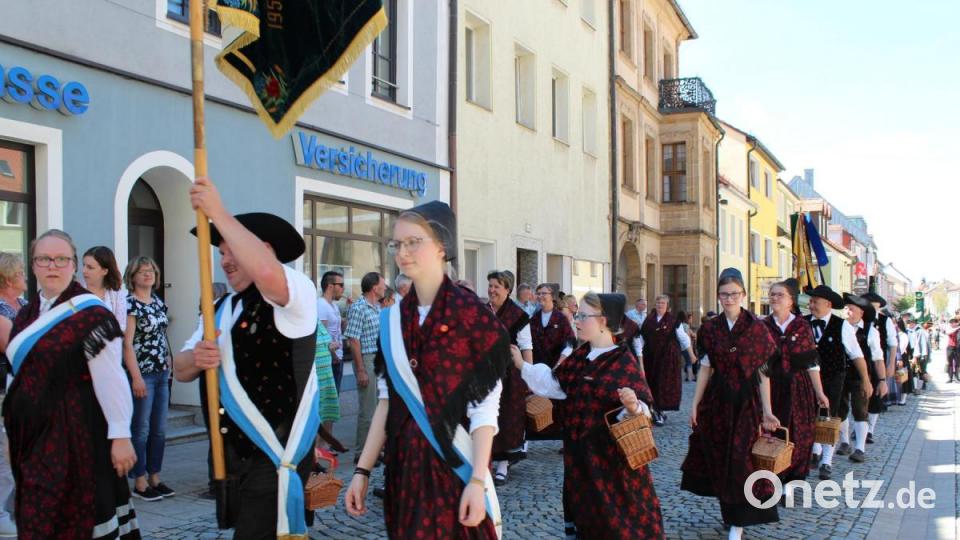 Diese Tracht ist vielleicht bei sommerlicher Hitze nicht wirklich angenehm zu tragen, aber schön anzuschauen. Bild: cs