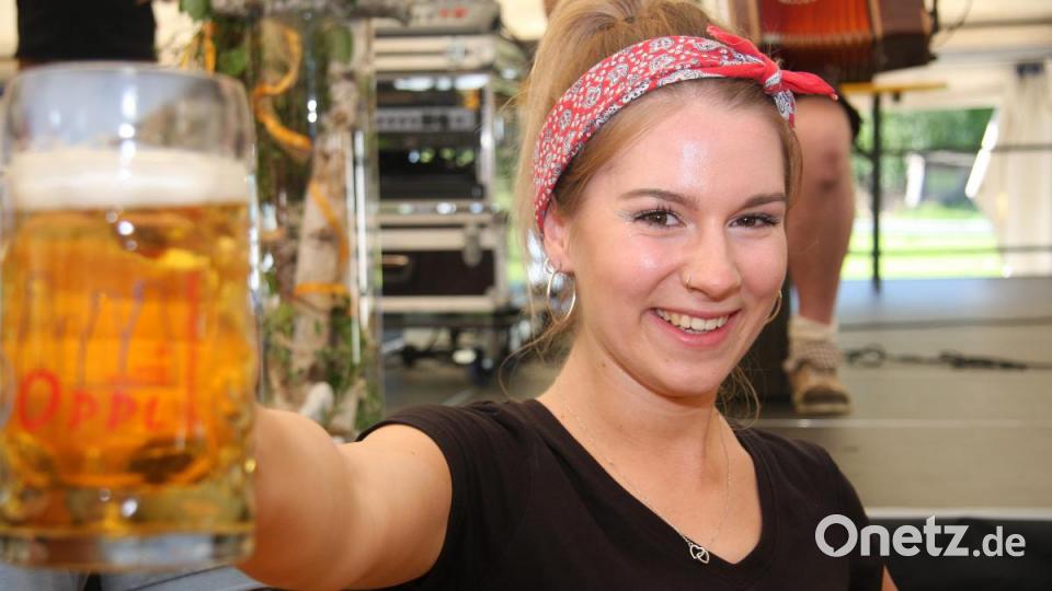Fast hätte es „Sabi“ Malzer geschafft. Beim Bierkrug stemmen blieb das starke &quot;Temptation&quot;-Mädchen aber nur zweiter Sieger. Bild: wro