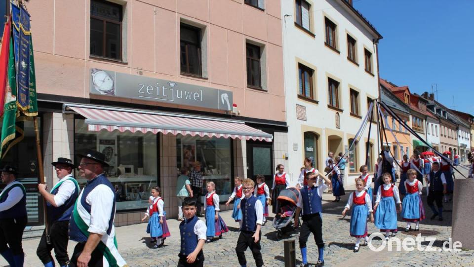 Festzug zum 70-jährigen Bestehen des Heimat- und Volkstrachtenvereins Auerbach. Bild: cs