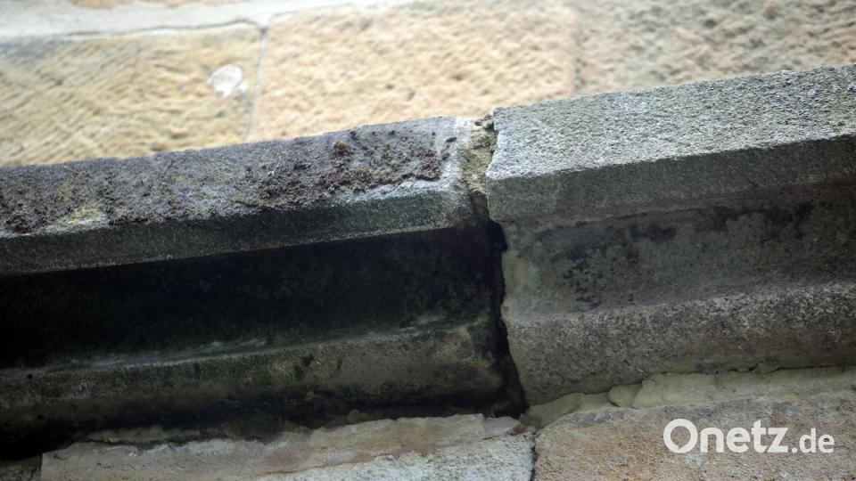 Die Schäden an der Nabburger Torbrücke sind inzwischen nicht mehr zu übersehen. Dabei wurde das Bauwerk 2012 mit einem Aufwand von 1,15 Millionen Euro komplett saniert. Bild: Wolfgang Steinbacher