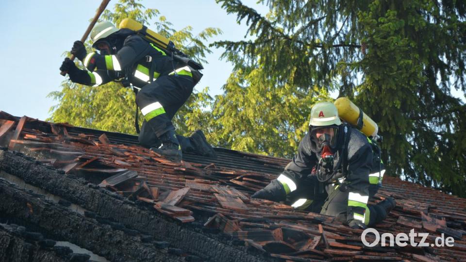 Einsatz auf dem Dach eines angrenzenden Gebäudes. Bild: jr