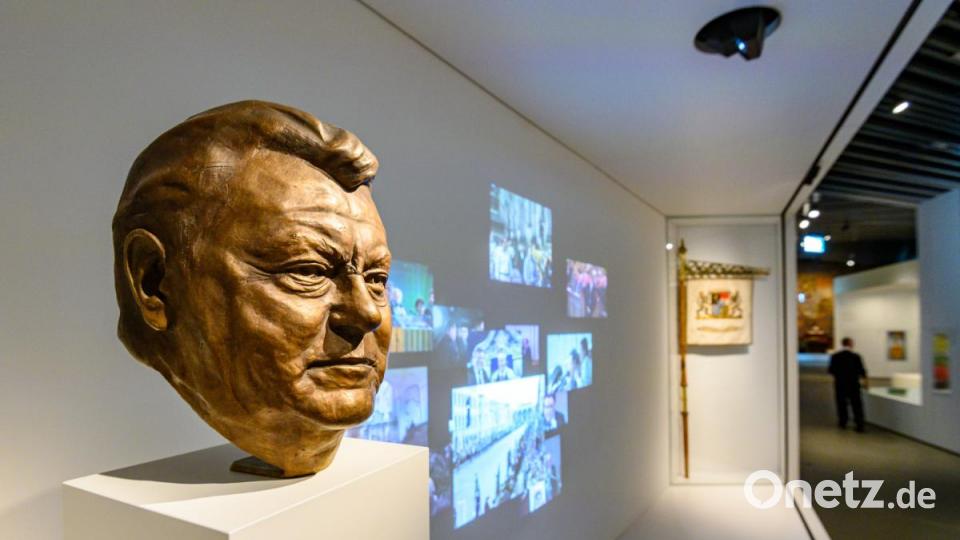 Das Museum der Bayerischen Geschichte in Regensburg ist eröffnet. Mit Selbstironie und Augenzwinkern nimmt es die Besucher mit auf eine weiß-blaue Zeitreise durch die Geschichte des Freistaats Bayern. Bild: Armin Weigel/dpa
