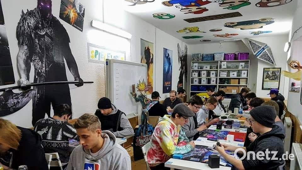 In der Spielewelt finden regelmäßig Kartenturniere statt. Bild: Fitzgerald