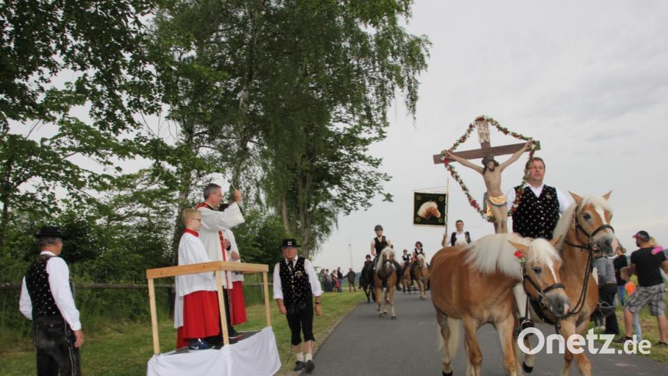 Pfingstritt in Kemnath am Buchberg. Bild: ads