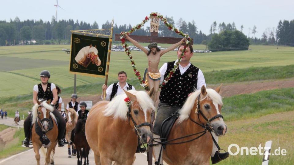 Pfingstritt in Kemnath am Buchberg. Bild: ads