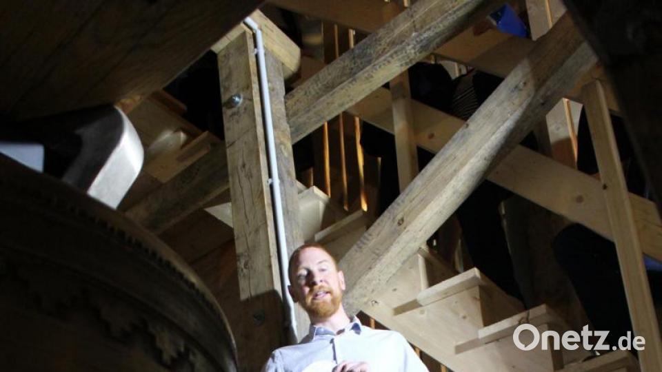 Die Turmführung in der evangelischen Kirche mit Pfarrer Zeh. Bild: exb