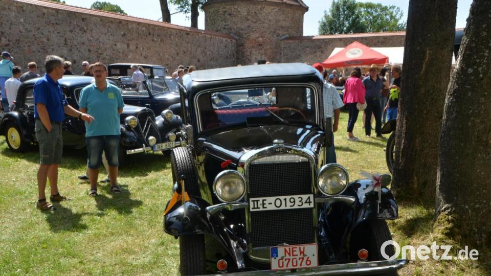 Je älter die Fahrzeuge werden, umso mehr Charme und Anziehungskraft bekommen sie. Bei den 20. "Vohenstrauß Classics" waren wieder wunderschöne Raritäten zu bestaunen. Bild: dob