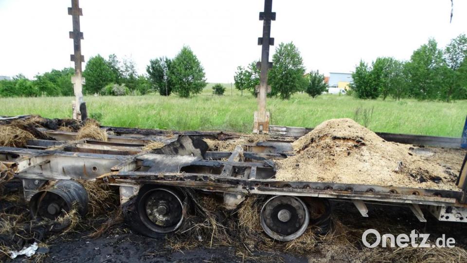 Totalschaden am ausgebrannten LKW-Anhänger. Bild: Dobmeier