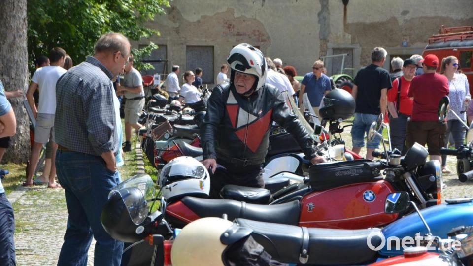 Je älter die Fahrzeuge werden, umso mehr Charme und Anziehungskraft bekommen sie. Bei den 20. "Vohenstrauß Classics" waren wieder wunderschöne Raritäten zu bestaunen. Bild: dob