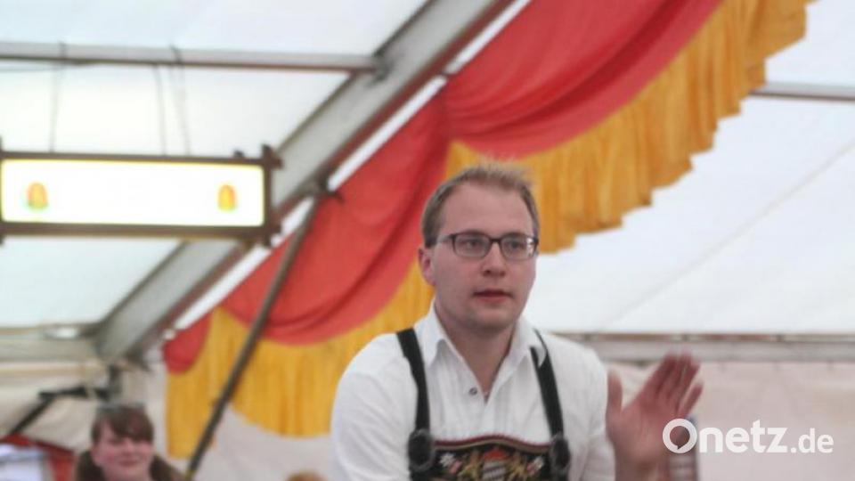 Auftritt der &quot;Schwarzenbacher Schenkelzinterer&quot;. Bild: lst