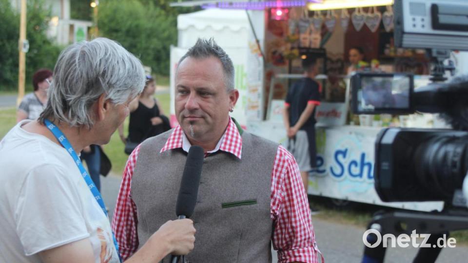 Festleiter Marcus Fritsch (r.) im Interview. Bild: lst