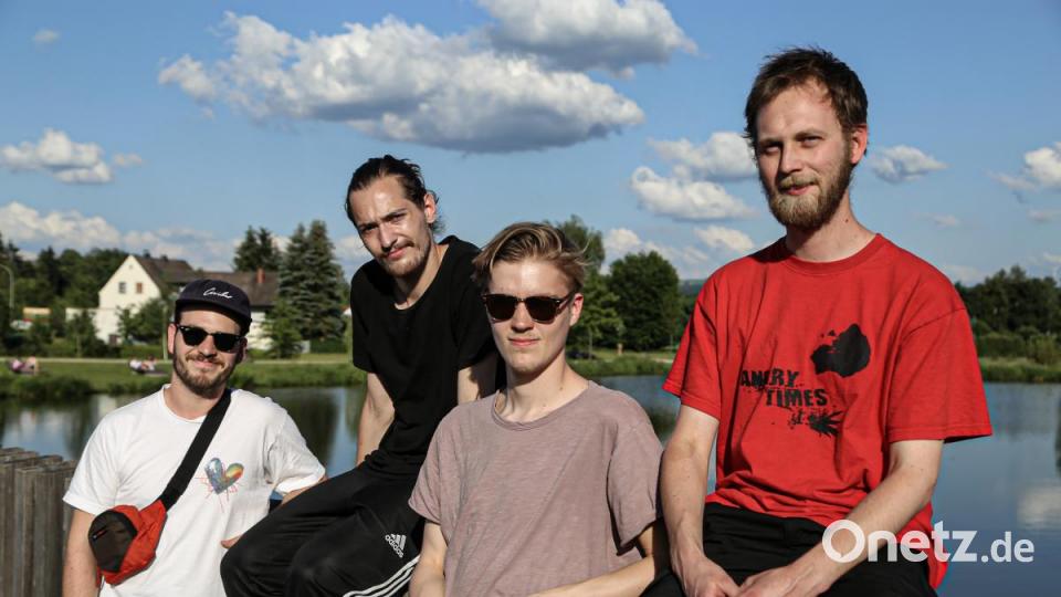 &quot;Telquist&quot; (Zweiter von rechts) mit seiner Band. Bild: Roland Wellenhoefer