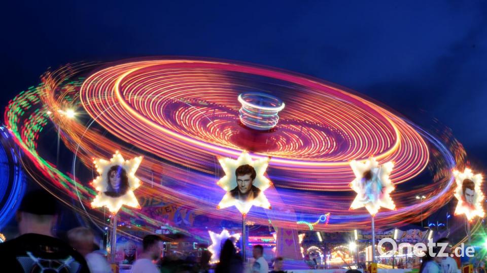 Freitagabend erhellte das Abschlussfeuerwerk der Pfingstdult den Nachthimmel über Amberg. Bild: Stephan Huber