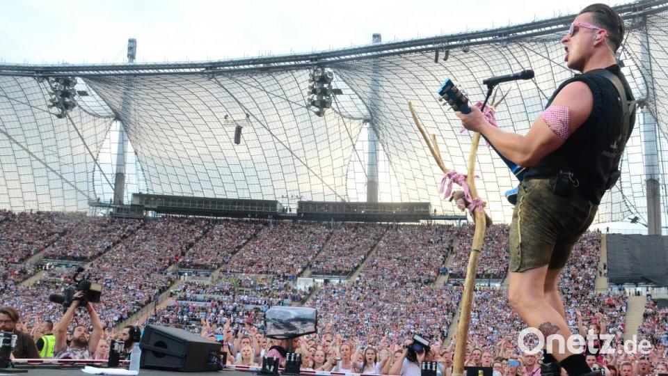 Mountain-Man Andreas Gabalier rockt das Münchner Olympiastadion. Bild: Kunz