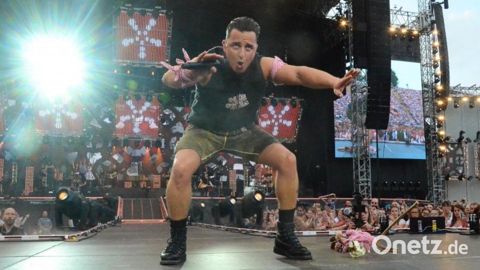 Mountain-Man Andreas Gabalier rockt das Münchner Olympiastadion. Bild: Kunz