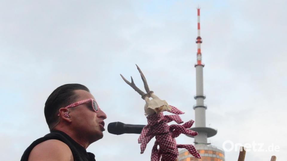 Mountain-Man Andreas Gabalier rockt das Münchner Olympiastadion. Bild: Kunz
