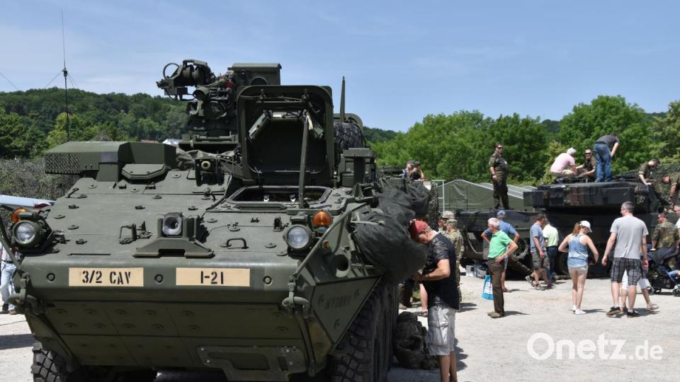 Ein Radpanzer vom Typ Stryker des 2. US-Kavallerieregiments aus Vilseck beim Tag der Bundeswehr in Cham. Bild: Alexander Pausch
