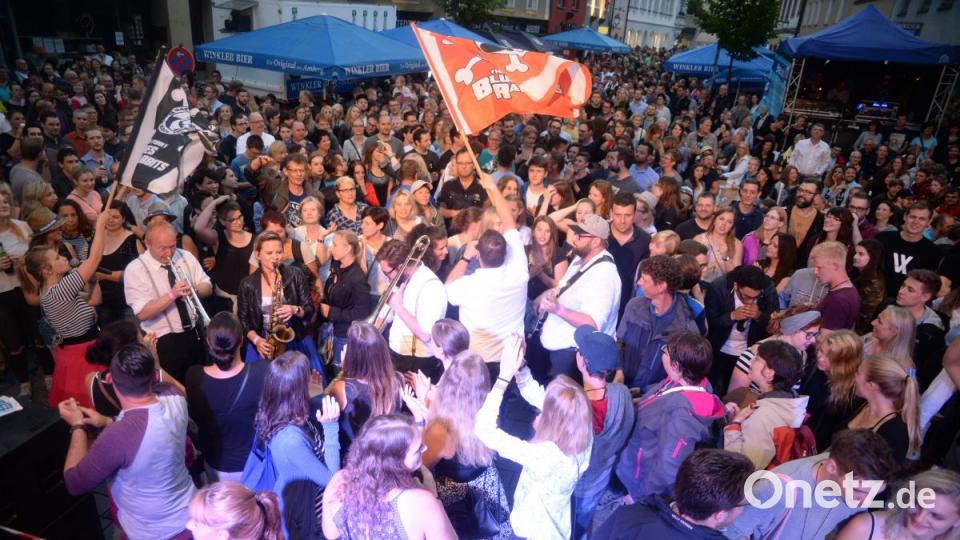 The Funky Blues Rabbits beim Altstadtfest 2018 am Roßmarkt in Amberg Bild: Brückmann (brü), Andreas [BRÜ] (mail@andreasbrueckmann.de)