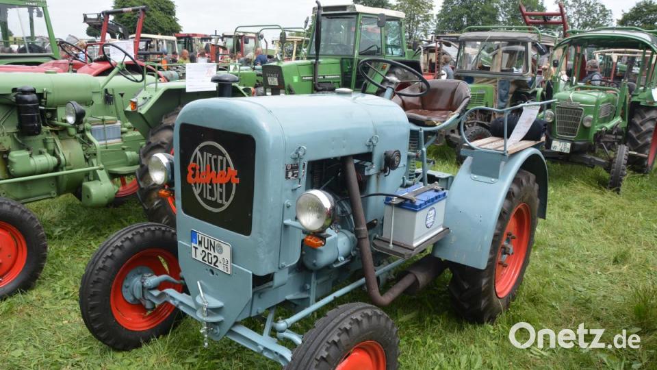 Hochbetagte, aber gut gepflegte Oldtimer prägten das 4. Bulldogtreffen bei der Kapplkirche. Bild: jr