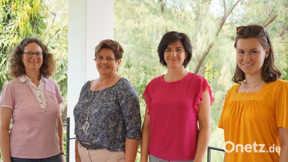 Die Delegation aus Bayern zu Gast bei der Gesellschaft für internationale Zusammenarbeit (GIZ) in Kisumu: BBV-Direktorin Dr. Andrea Fuß, Landesbäuerin Anneliese Göller, Kreisbäuerin Sabine Schindler und die ehemalige Milchkönigin Sonja Wagner. Bild: exb/Schindler