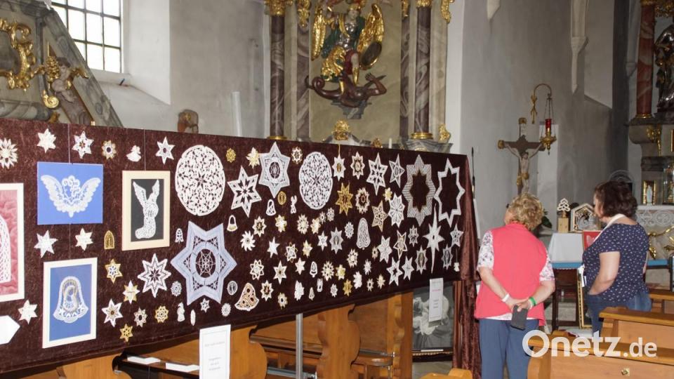 Die Ausstellung in der Wallfahrskirche Stadlern. Bild: mmj