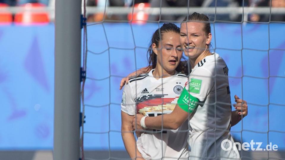Jubel mit Spielführerin Alexandra Popp (rechts). Bild: dpa