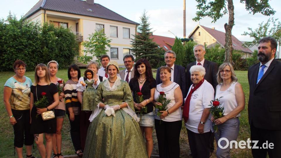 Gruppenbild mit Ehrengästen und Models. Bild: mmj