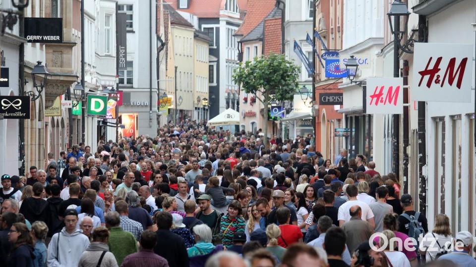 Zehntausende Besucher feierten zusammen am Samstag das Amberger-Altstadtfest. Bild: Wolfgang Steinbacher