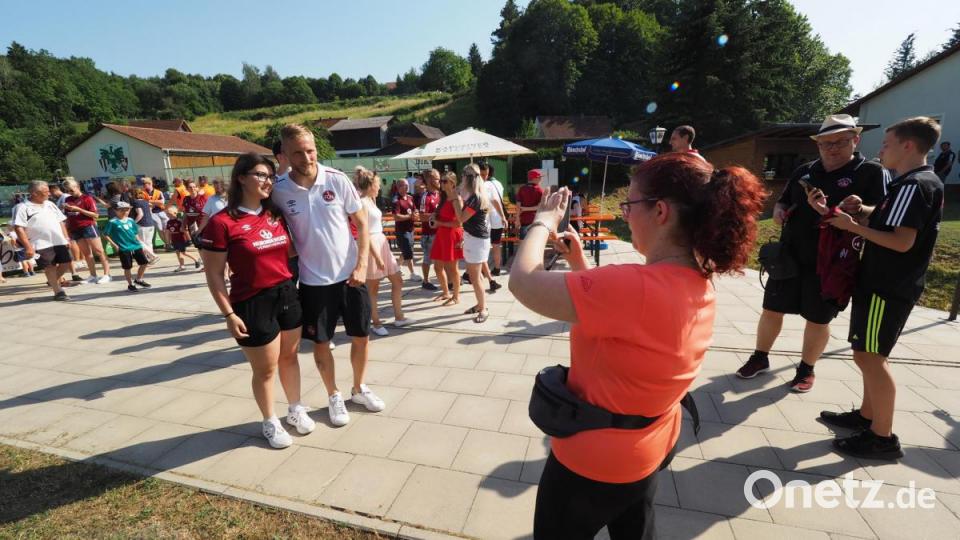 Der Club schießt Tore: Sechs Stück beim 6:0-Erfolg im Freundschaftsspiel bei der DJK Ammerthal. Bild: ref